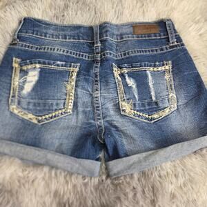 Daytrip Woman's Virgo Blue Jean Shorts size 28